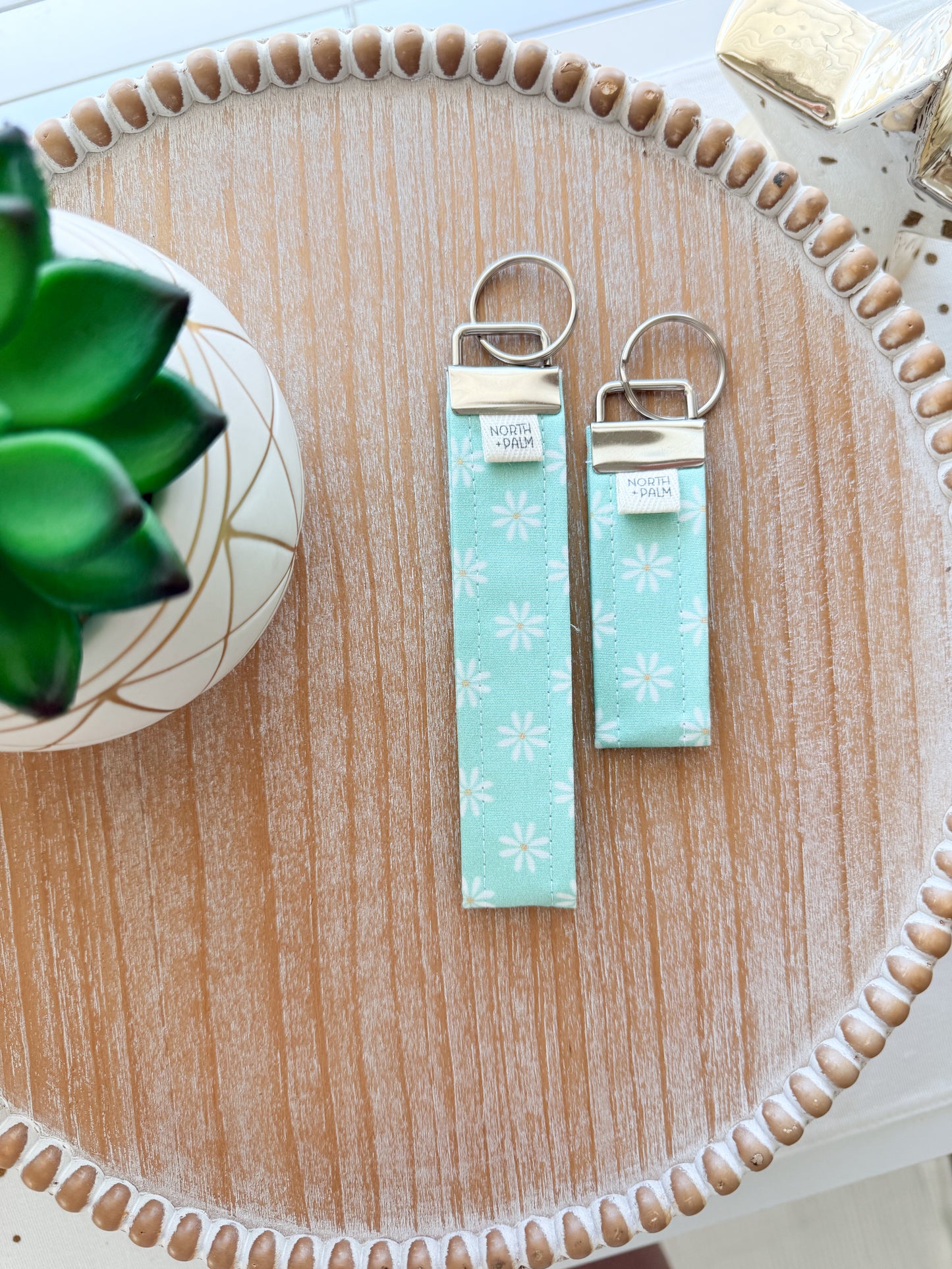 Della | Beachy Wristlets