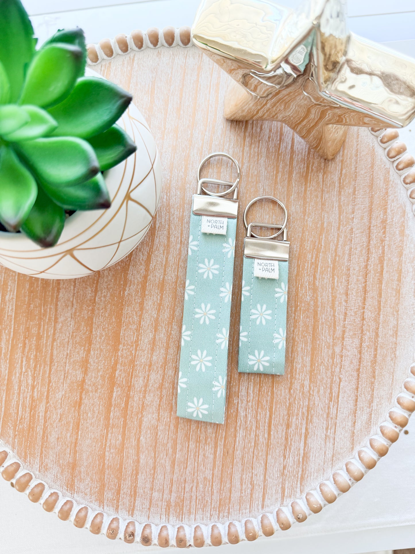 Della | Beachy Wristlets